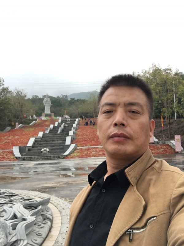 开心的松鼠的第一张照片--厦门认干亲服务网